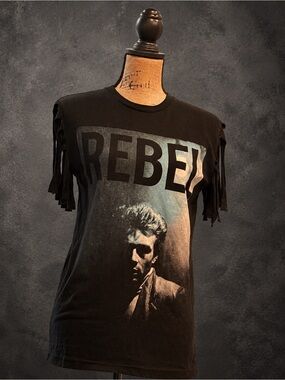 James Dean “REBEL” Fringe Graphic T-Shirt – Women’s Small